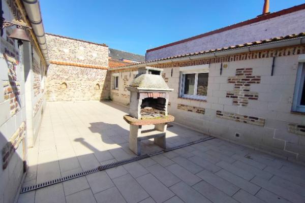 À VENDRE SAINT-OMER, Appartement avec cour, Fort potentiel d'aménagement 