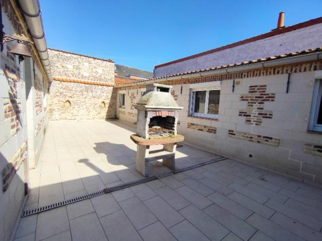 À VENDRE SAINT-OMER, Appartement avec cour, Fort potentiel d'aménagement 