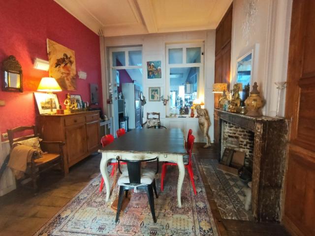 Immeuble bourgeois du 18ème, Centre-Ville de Saint-Omer dans le Pas-de-Calais